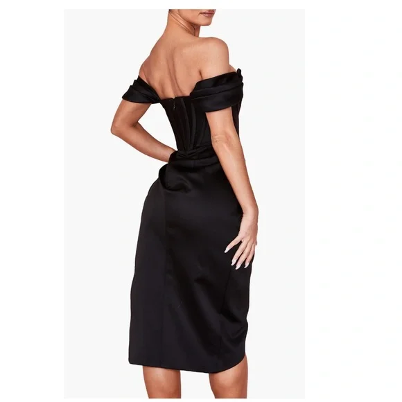 Elegant Black Strapless Dress - Picture 3 of 8